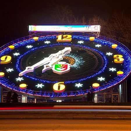 Люкс В Центре Металлургов 31 Kr Apartments ครือวอยร็อก ภายนอก รูปภาพ