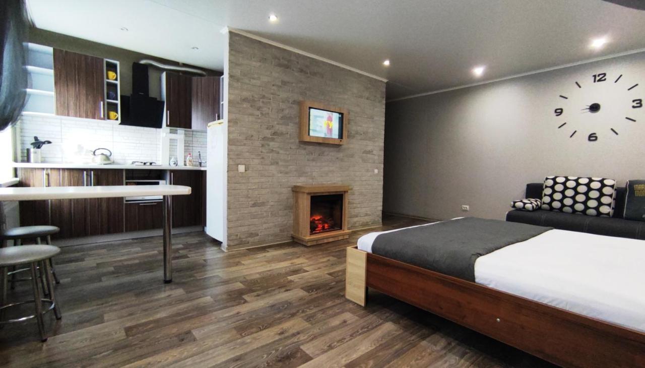 Люкс В Центре Металлургов 31 Kr Apartments ครือวอยร็อก ภายนอก รูปภาพ