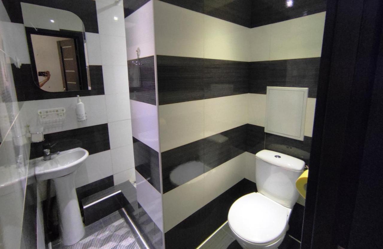 Люкс В Центре Металлургов 31 Kr Apartments ครือวอยร็อก ภายนอก รูปภาพ