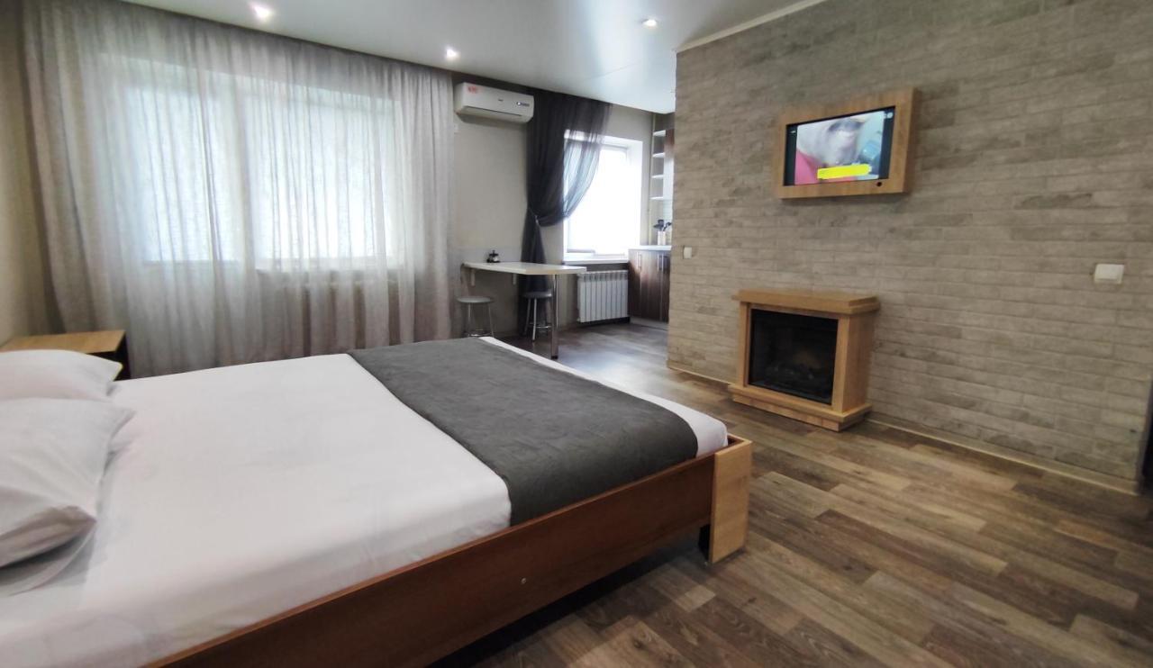 Люкс В Центре Металлургов 31 Kr Apartments ครือวอยร็อก ภายนอก รูปภาพ