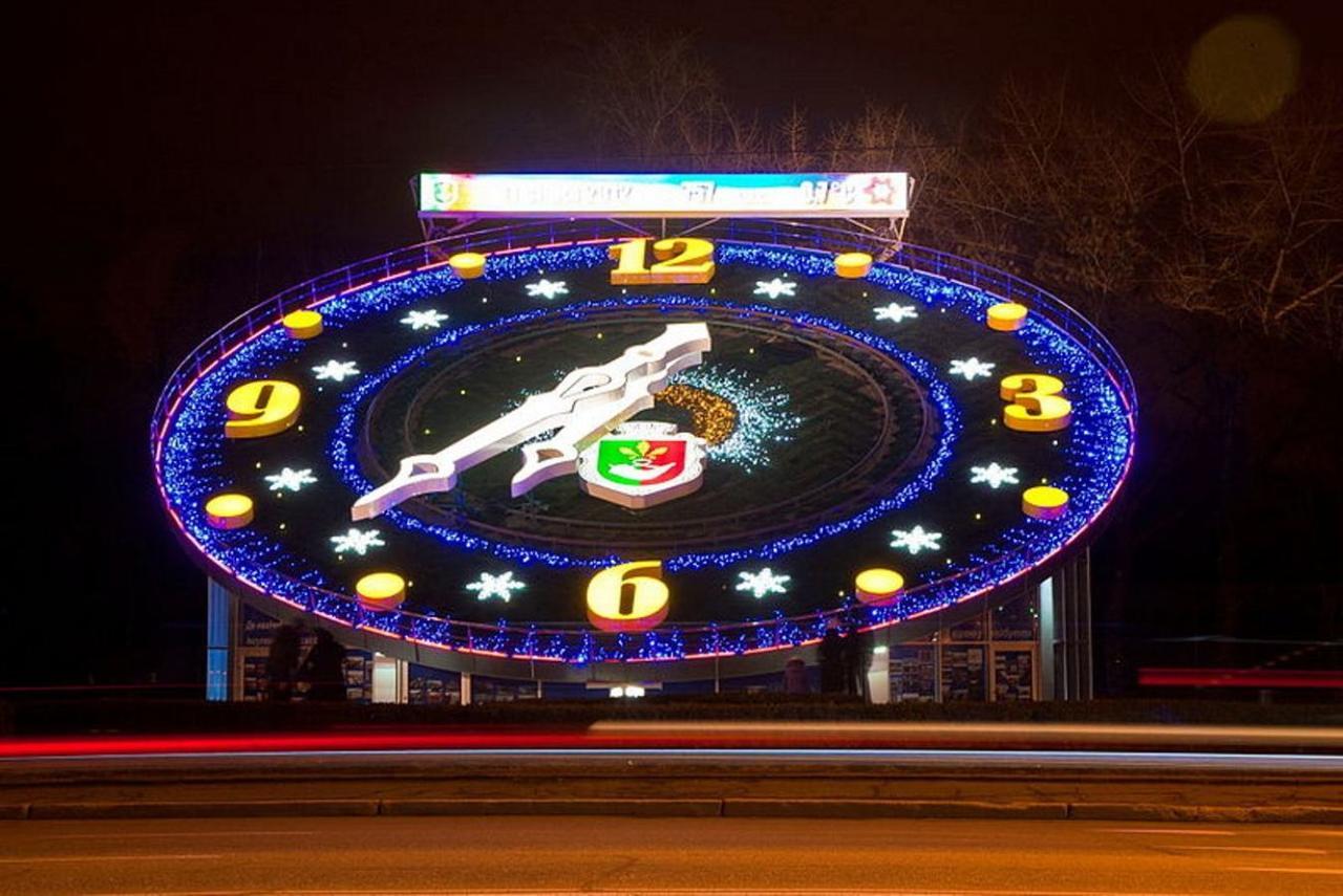 Люкс В Центре Металлургов 31 Kr Apartments ครือวอยร็อก ภายนอก รูปภาพ